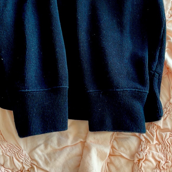 Polos - Picture 4 of 7